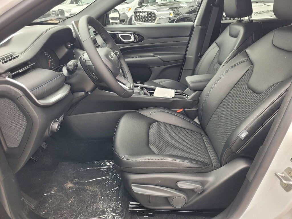 New 2026 Jeep Compass Latitude SUV