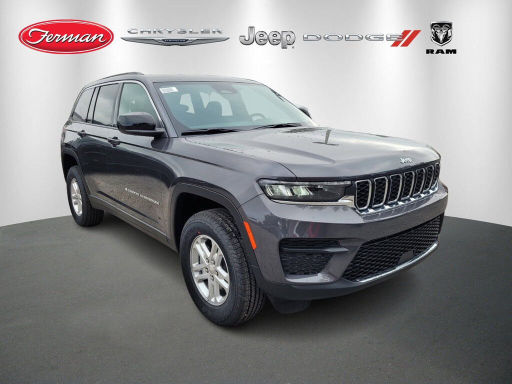 New 2025 Jeep Grand Cherokee Laredo SUV