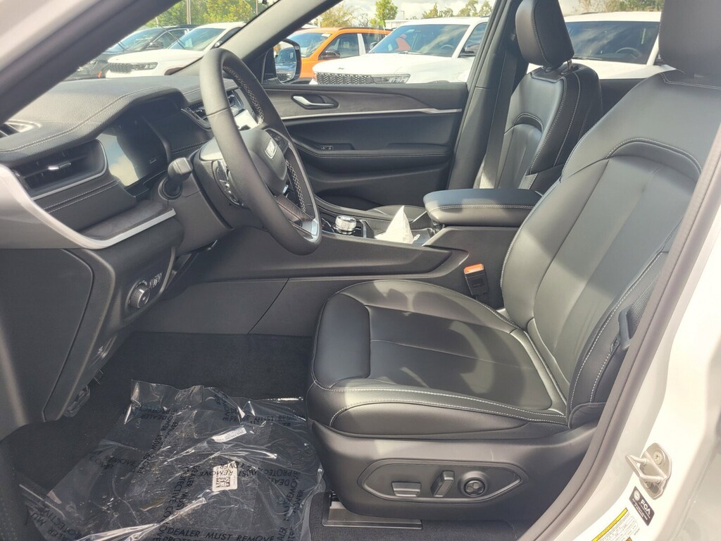 New 2025 Jeep Grand Cherokee L Limited SUV