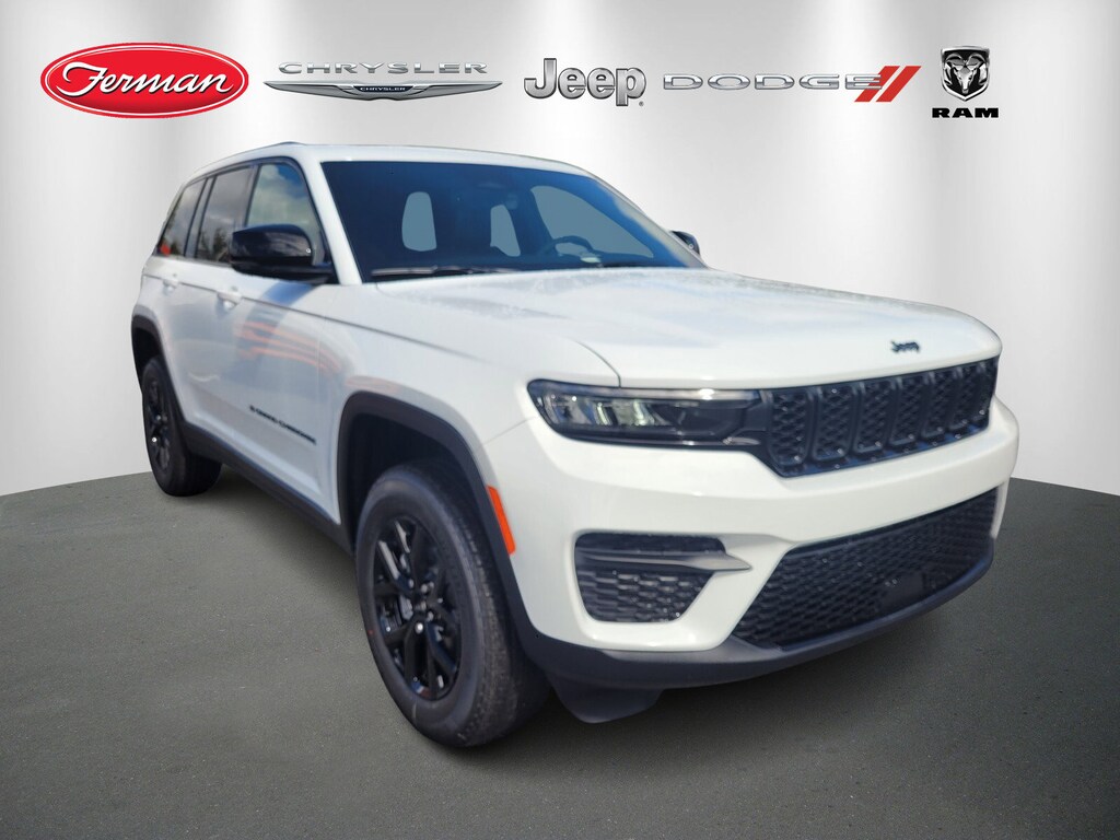 New 2025 Jeep Grand Cherokee Laredo SUV
