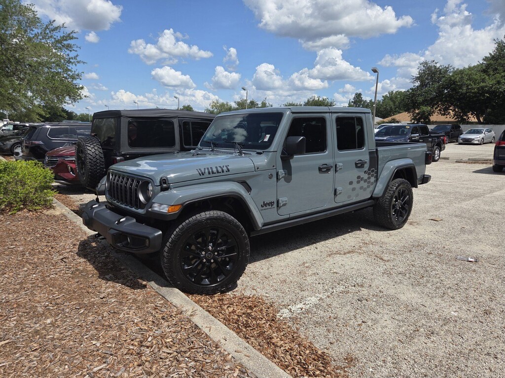 Used 2024 Jeep Gladiator Sport Truck Crew Cab