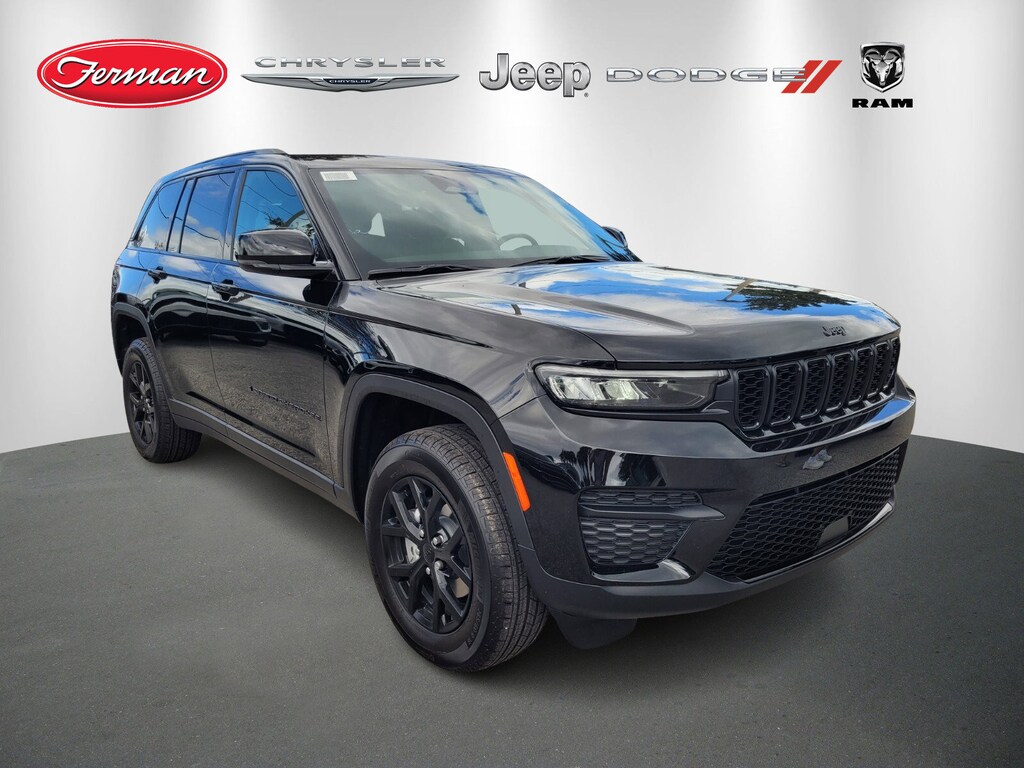 New 2025 Jeep Grand Cherokee Laredo SUV