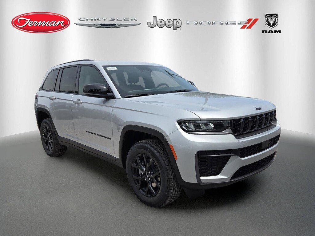 New 2026 Jeep Grand Cherokee Laredo SUV