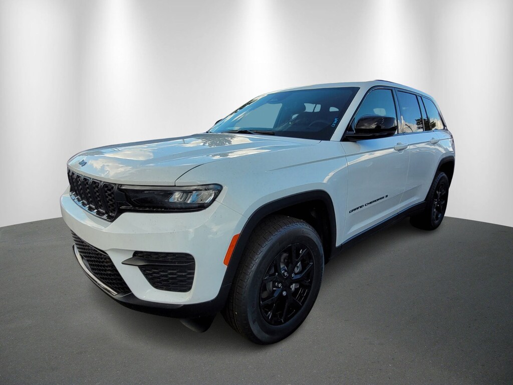 New 2025 Jeep Grand Cherokee Laredo SUV