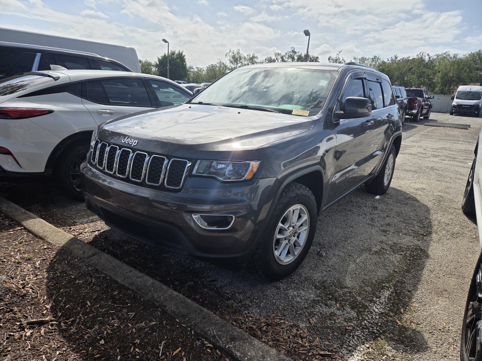 Used 2020 Jeep Grand Cherokee Laredo SUV