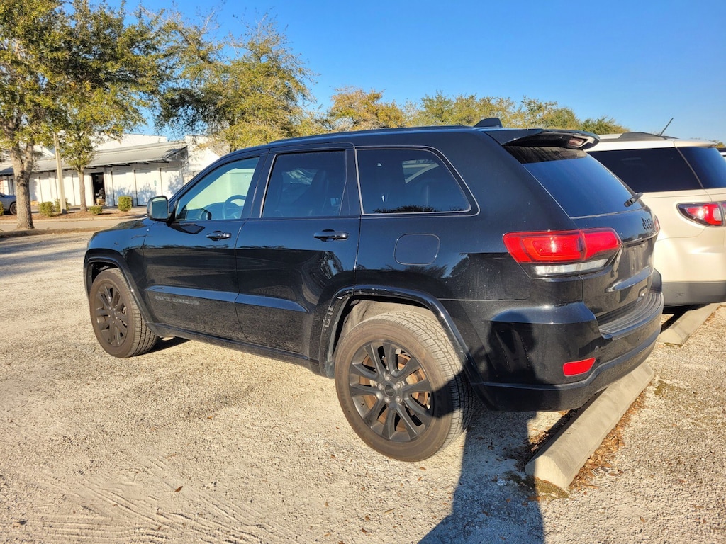 Used 2019 Jeep Grand Cherokee Altitude SUV