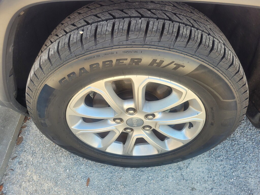 Used 2014 Jeep Grand Cherokee Laredo 4x2 SUV