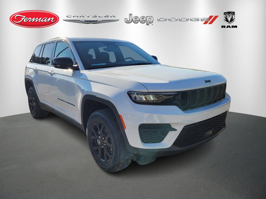 New 2025 Jeep Grand Cherokee Laredo SUV