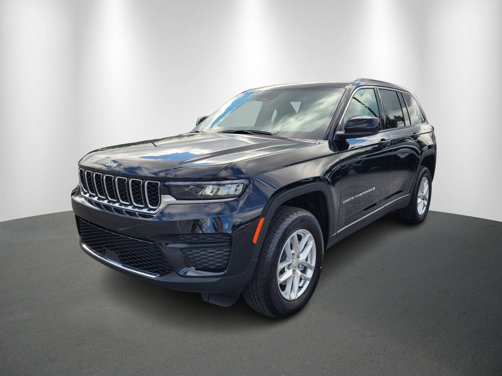New 2025 Jeep Grand Cherokee Laredo SUV