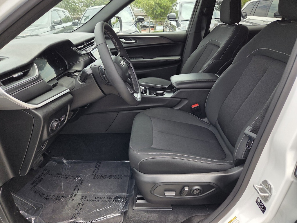 New 2026 Jeep Grand Cherokee L Laredo SUV