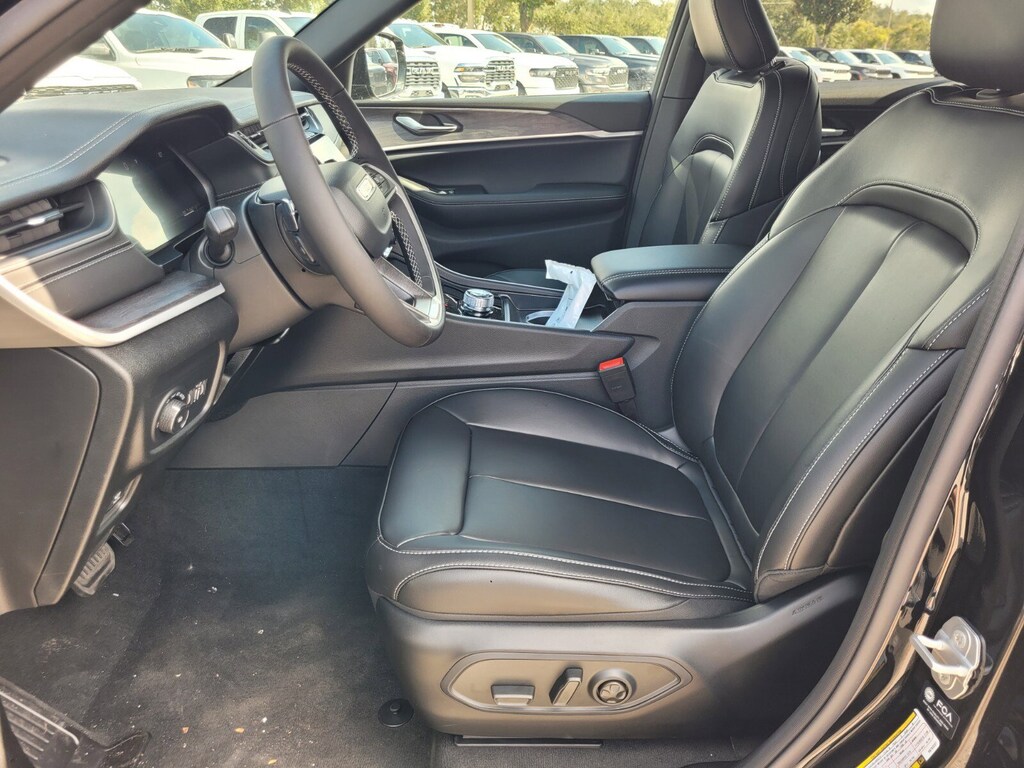 New 2025 Jeep Grand Cherokee L Limited SUV