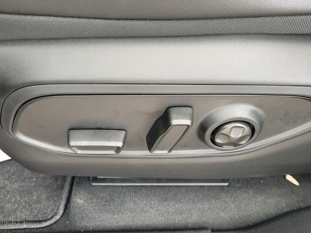 New 2025 Jeep Grand Cherokee Laredo SUV