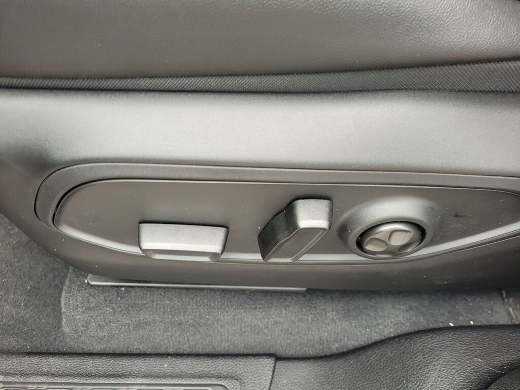 New 2025 Jeep Grand Cherokee L Laredo SUV