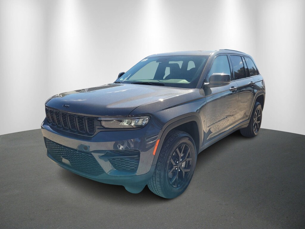 New 2025 Jeep Grand Cherokee Laredo SUV