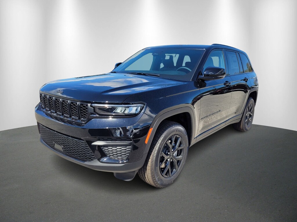 New 2025 Jeep Grand Cherokee Laredo SUV