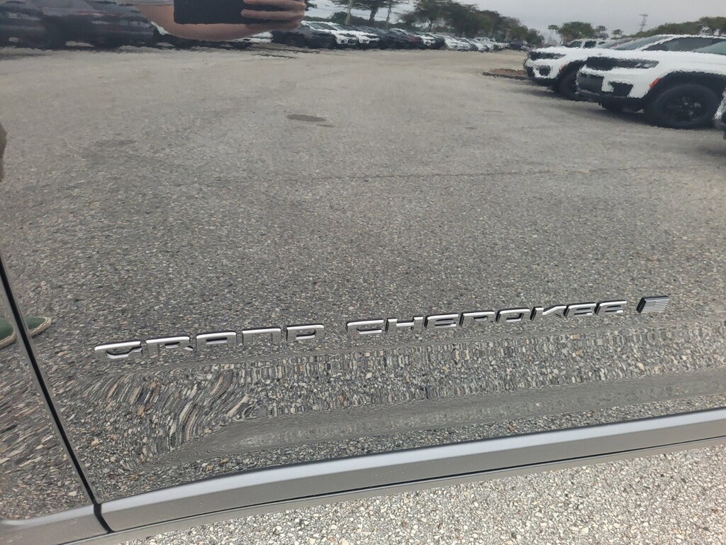 New 2025 Jeep Grand Cherokee Laredo SUV