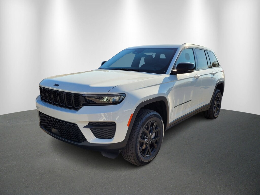 New 2025 Jeep Grand Cherokee Laredo SUV