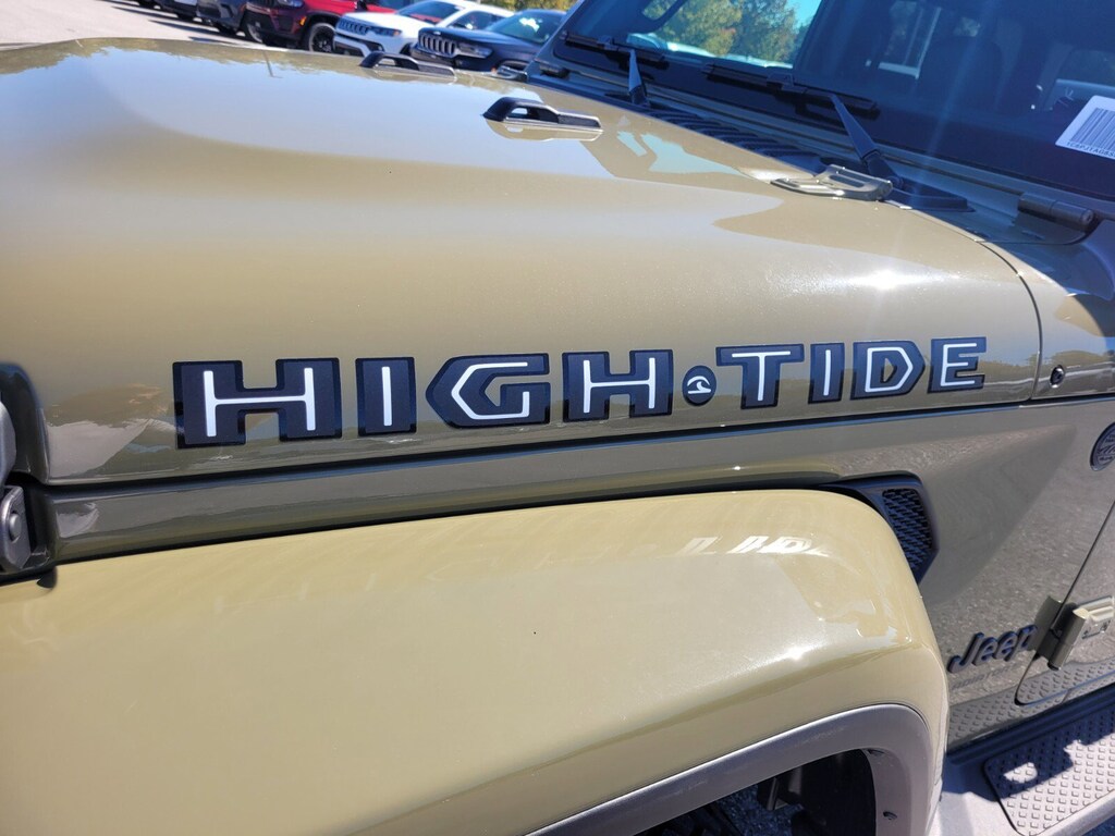 New 2025 Jeep Gladiator Sport Truck Crew Cab