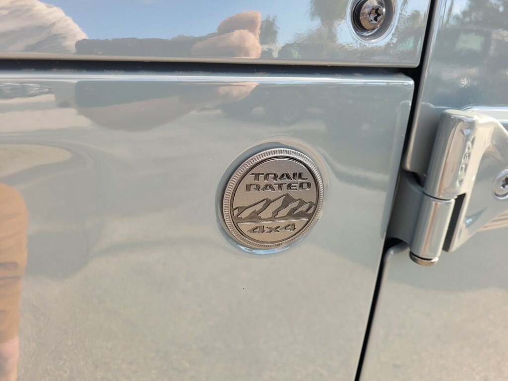 New 2025 Jeep Gladiator Sport Truck Crew Cab