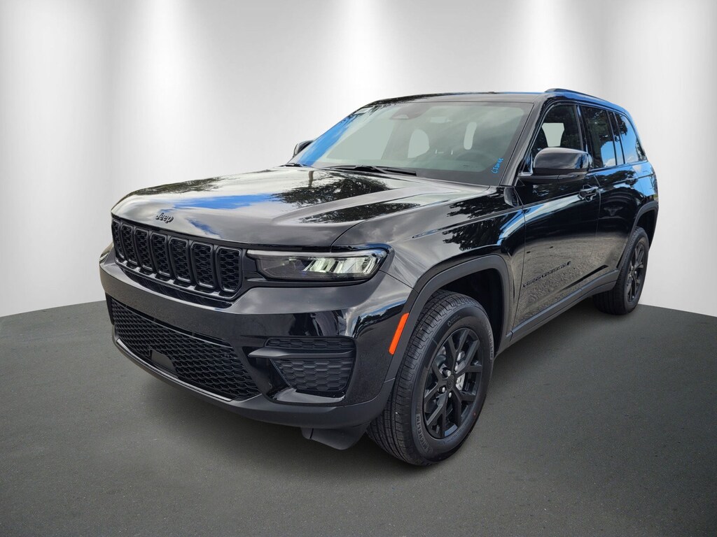 New 2025 Jeep Grand Cherokee Laredo SUV