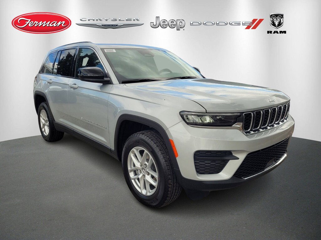 New 2025 Jeep Grand Cherokee Laredo SUV