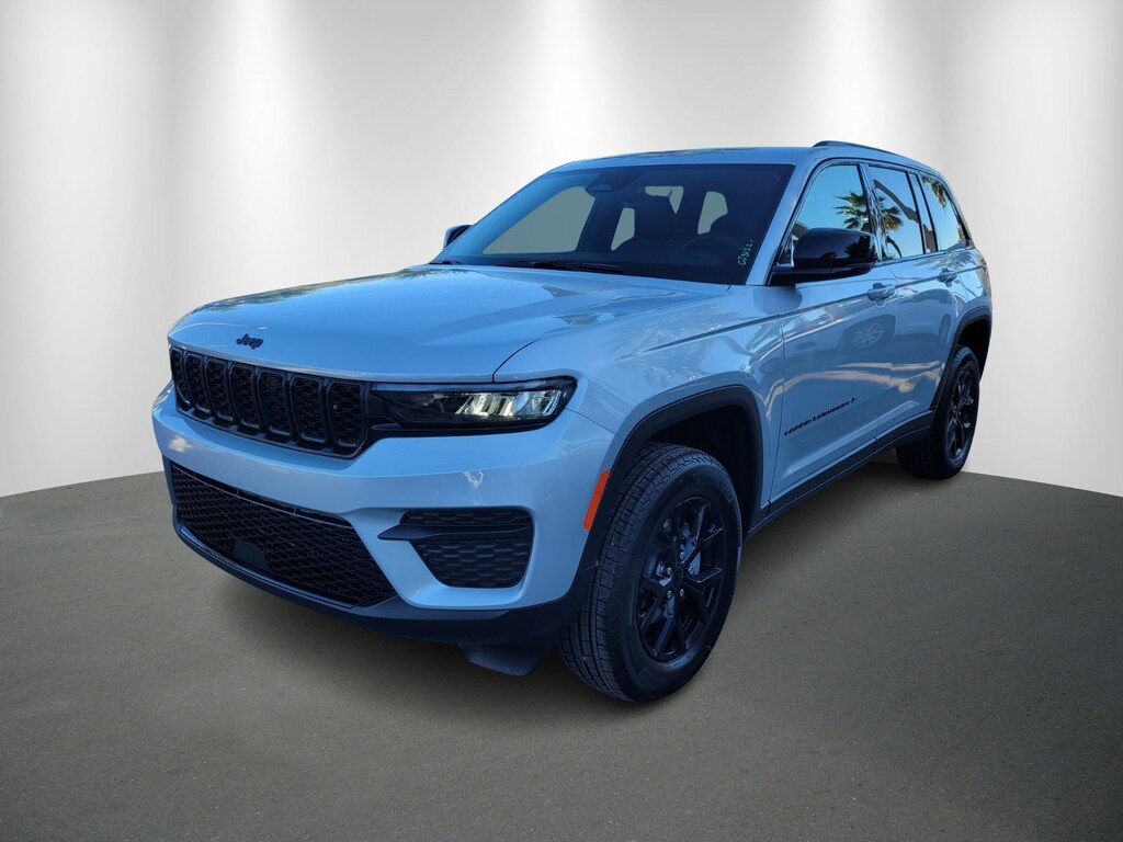 New 2025 Jeep Grand Cherokee Laredo SUV