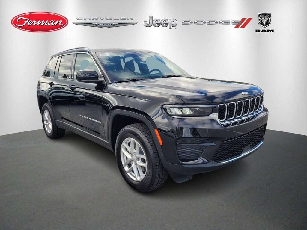 New 2025 Jeep Grand Cherokee Laredo SUV