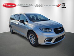 2026 Chrysler Pacifica Limited Van Passenger Van