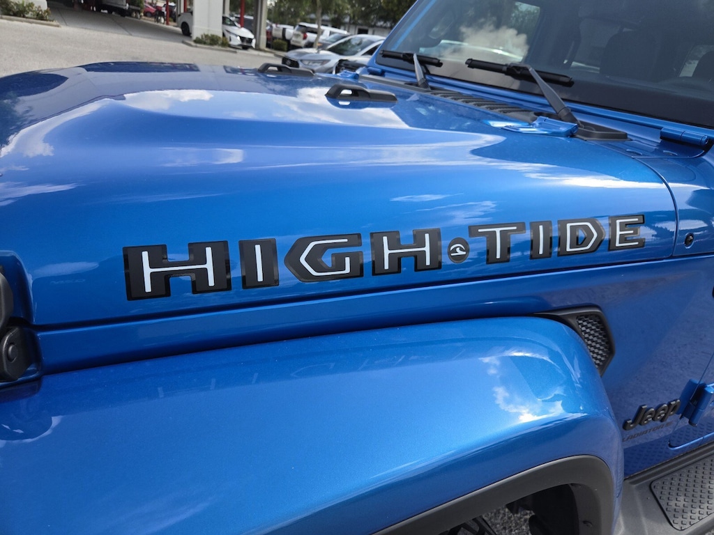 Certified 2025 Jeep Gladiator Sport Truck Crew Cab