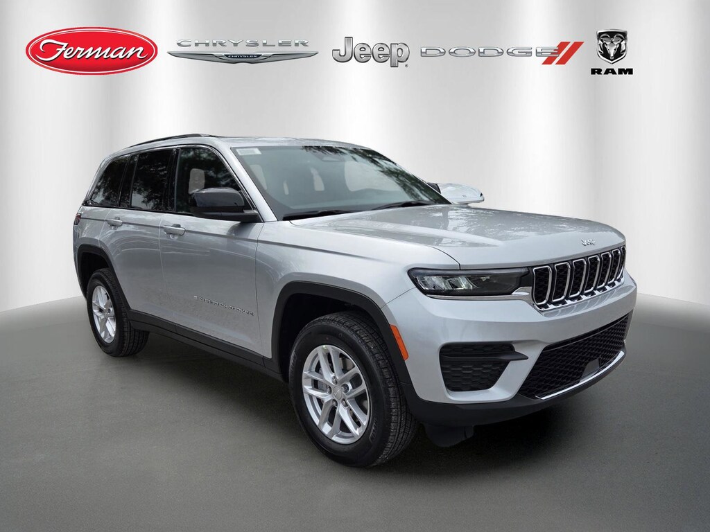 New 2026 Jeep Grand Cherokee Laredo SUV
