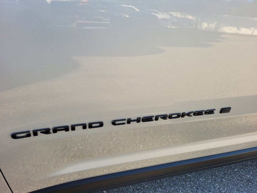 New 2025 Jeep Grand Cherokee L Limited SUV