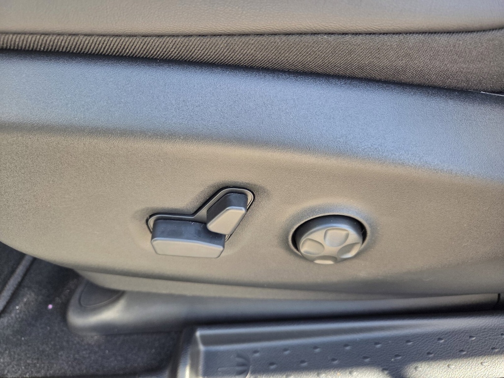 New 2026 Chrysler Pacifica Select Van Passenger Van