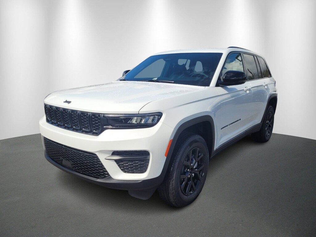 New 2025 Jeep Grand Cherokee Laredo SUV