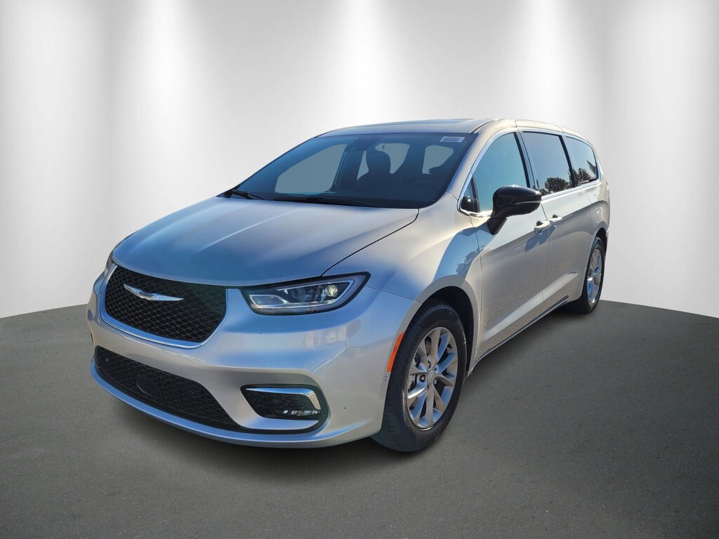 New 2026 Chrysler Pacifica Limited Van Passenger Van