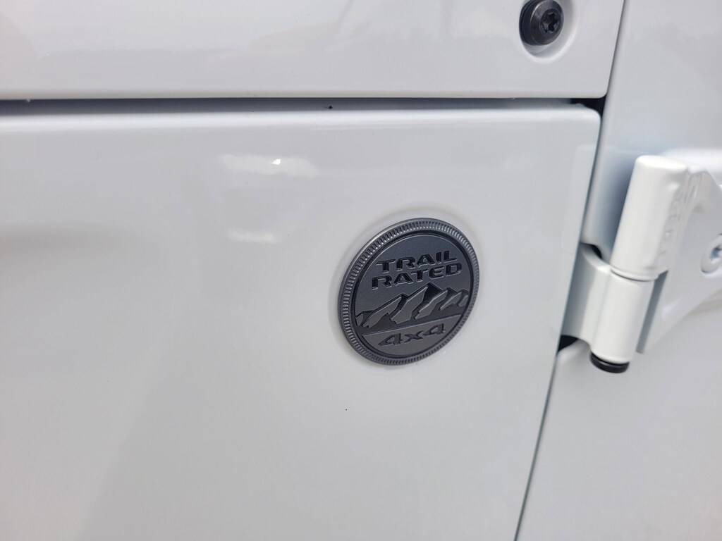 New 2025 Jeep Gladiator Sport Truck Crew Cab