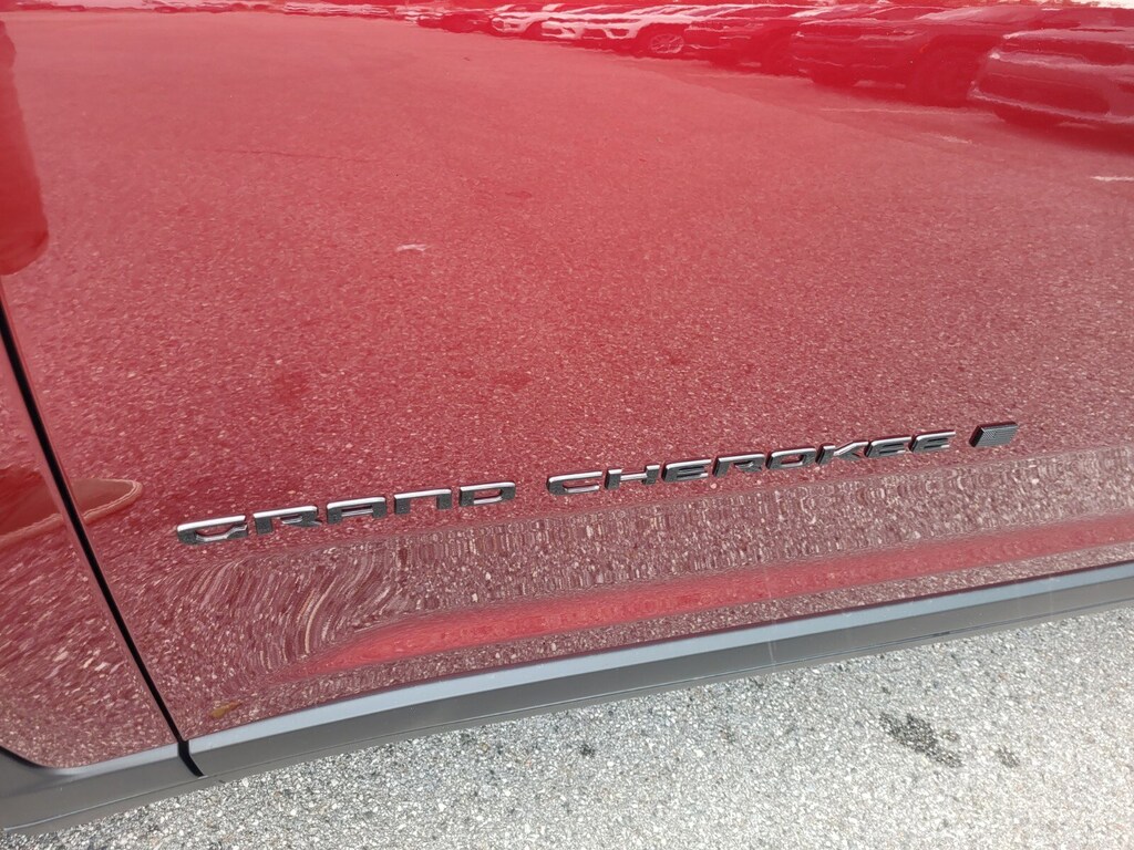 New 2025 Jeep Grand Cherokee Laredo SUV