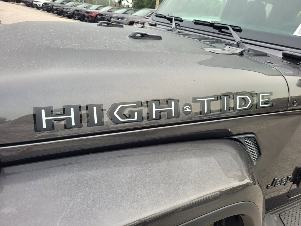 New 2025 Jeep Gladiator Sport Truck Crew Cab