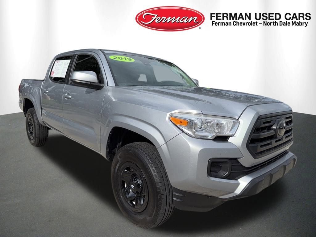2019 Toyota Tacoma SR's photo