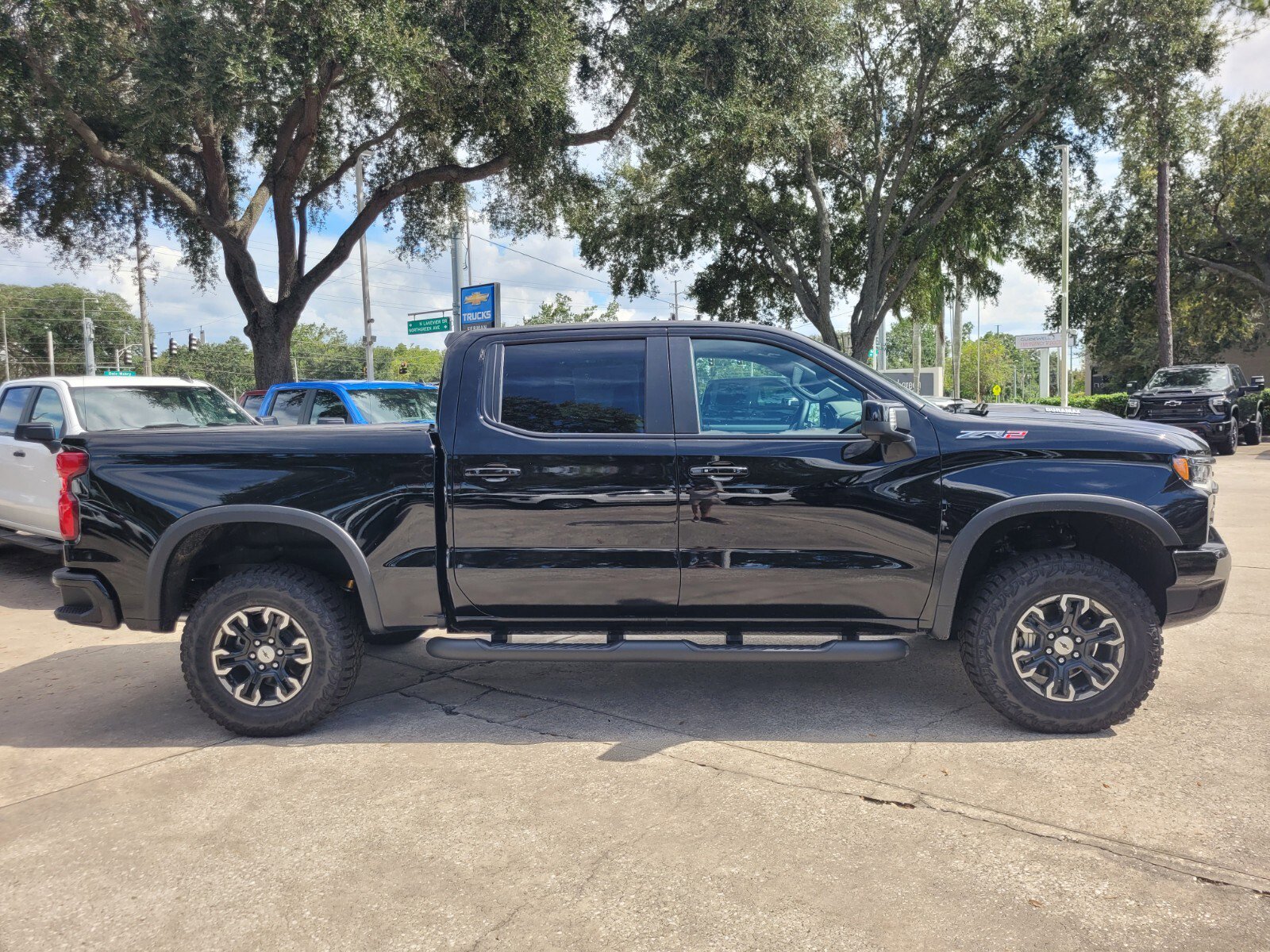 2025 Chevrolet Silverado 1500 ZR2 - Photo 9
