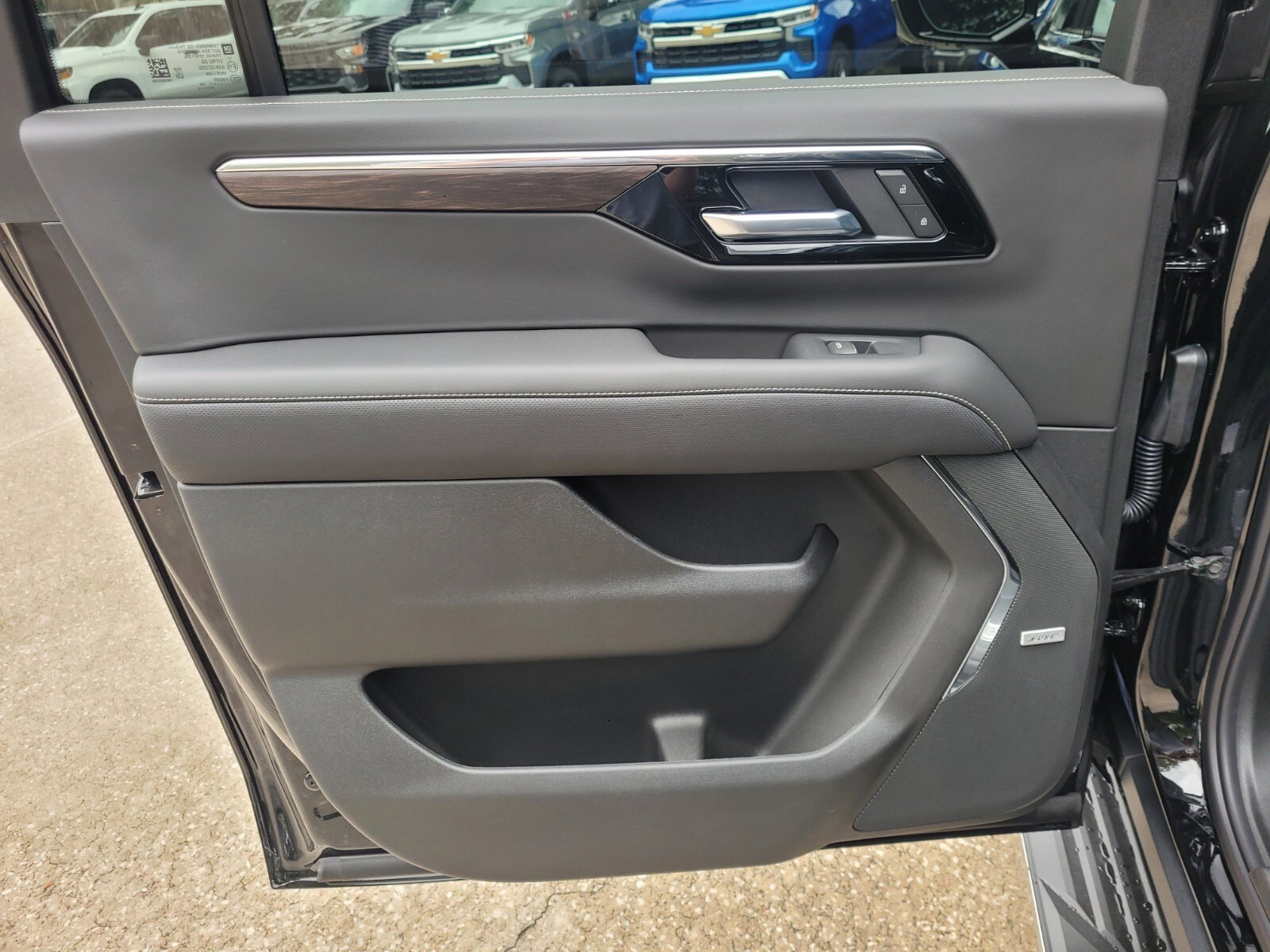 2025 Chevrolet Suburban Premier - Photo 21
