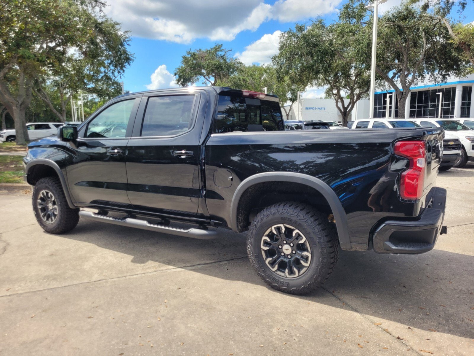 2025 Chevrolet Silverado 1500 ZR2 - Photo 6