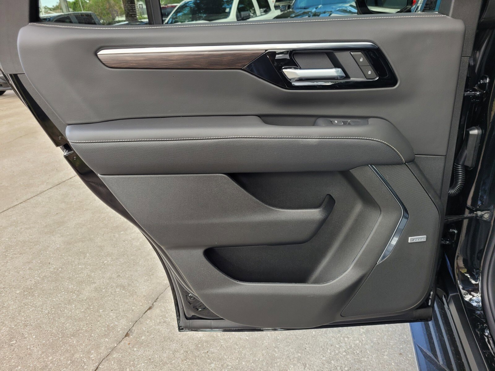 2025 Chevrolet Tahoe Premier - Photo 24