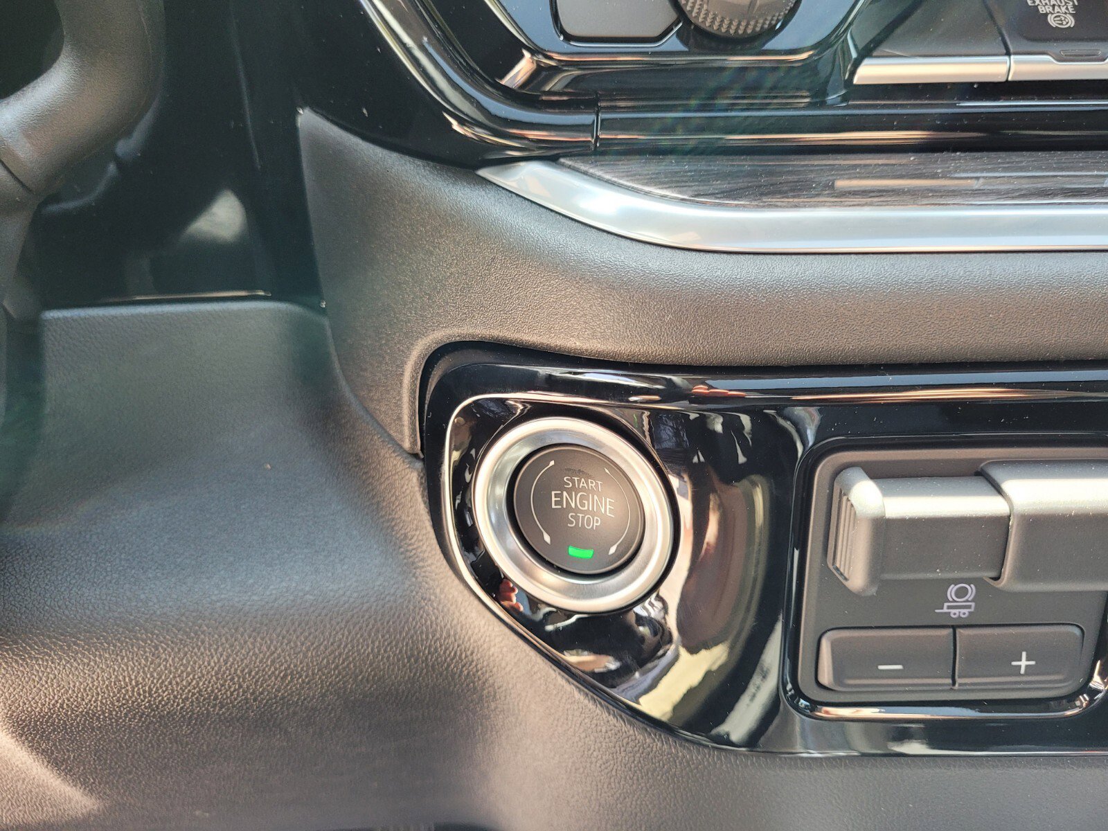 2025 Chevrolet Silverado 2500HD LTZ - Photo 36