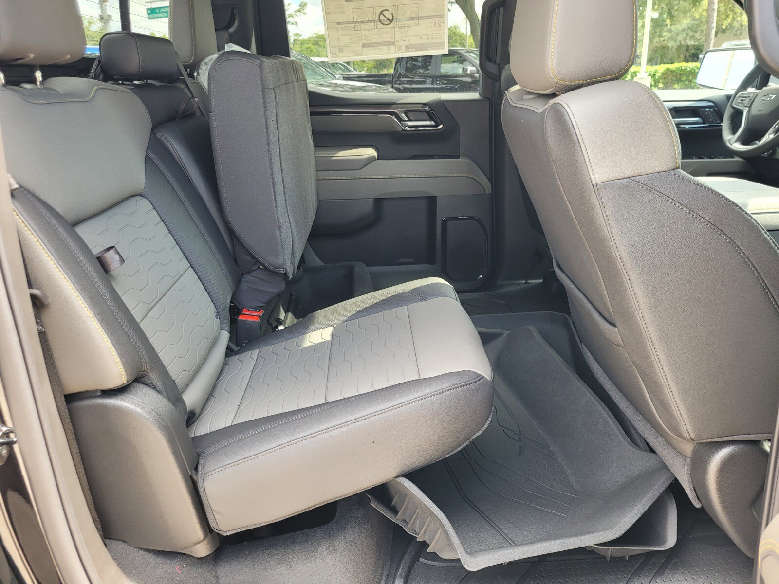2025 Chevrolet Silverado 1500 ZR2 - Photo 18