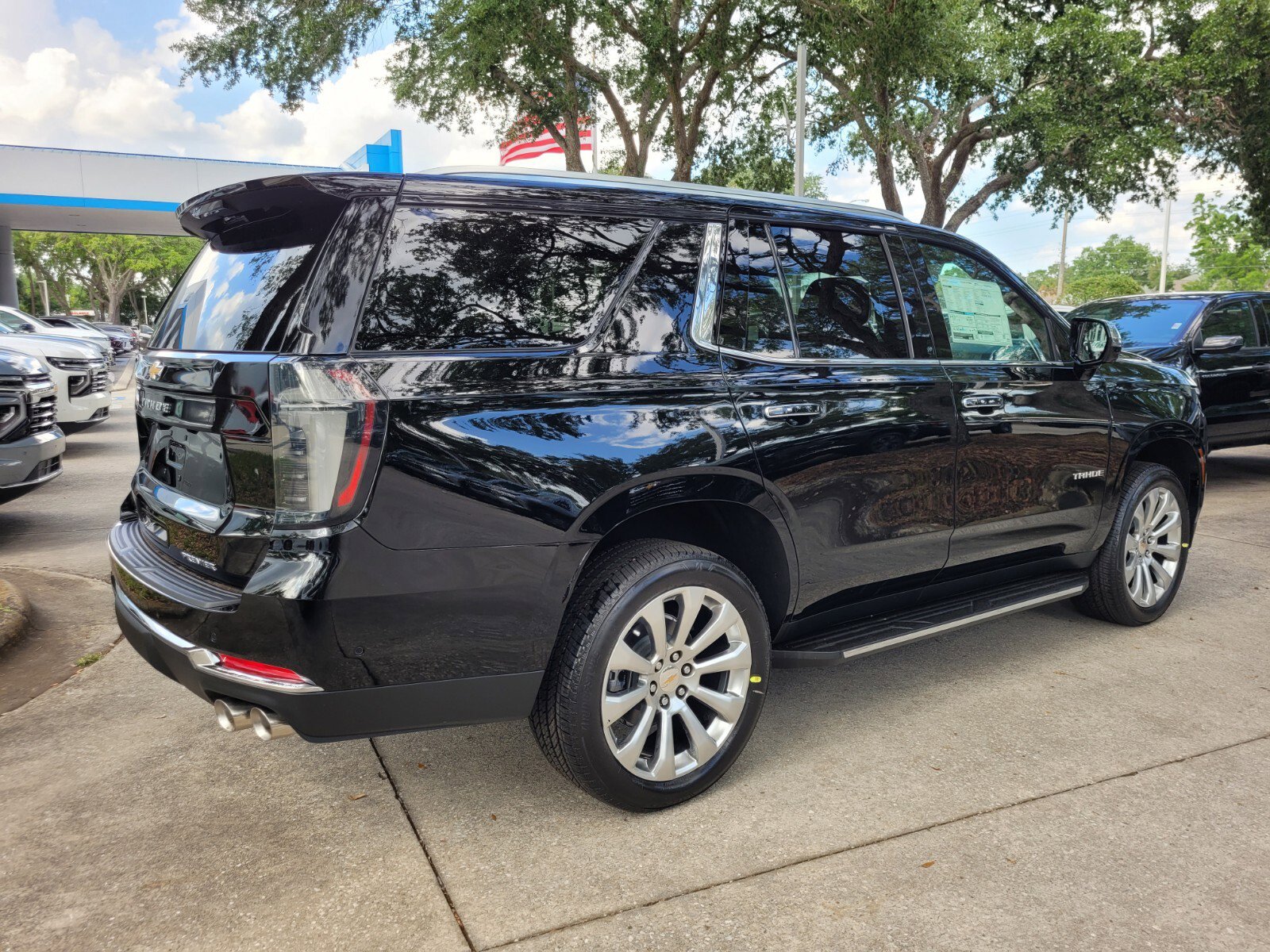 2025 Chevrolet Tahoe Premier - Photo 8