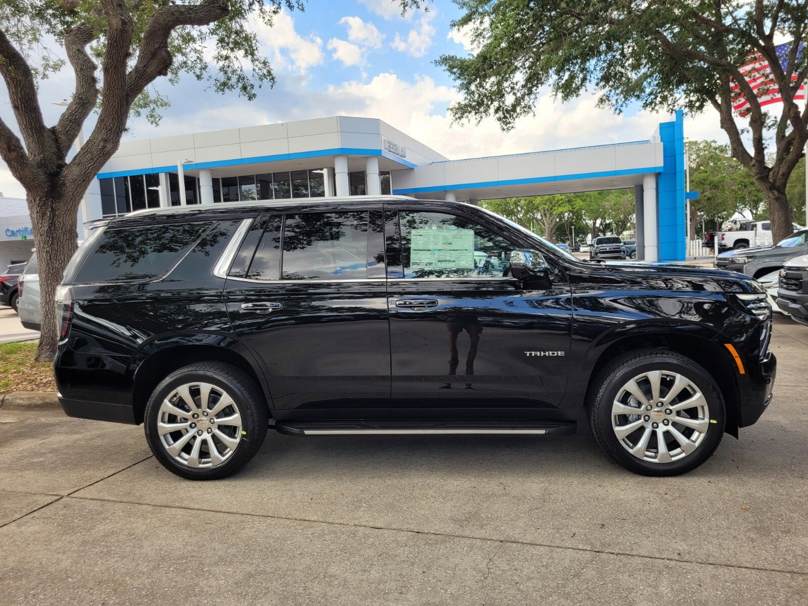 2025 Chevrolet Tahoe Premier - Photo 9