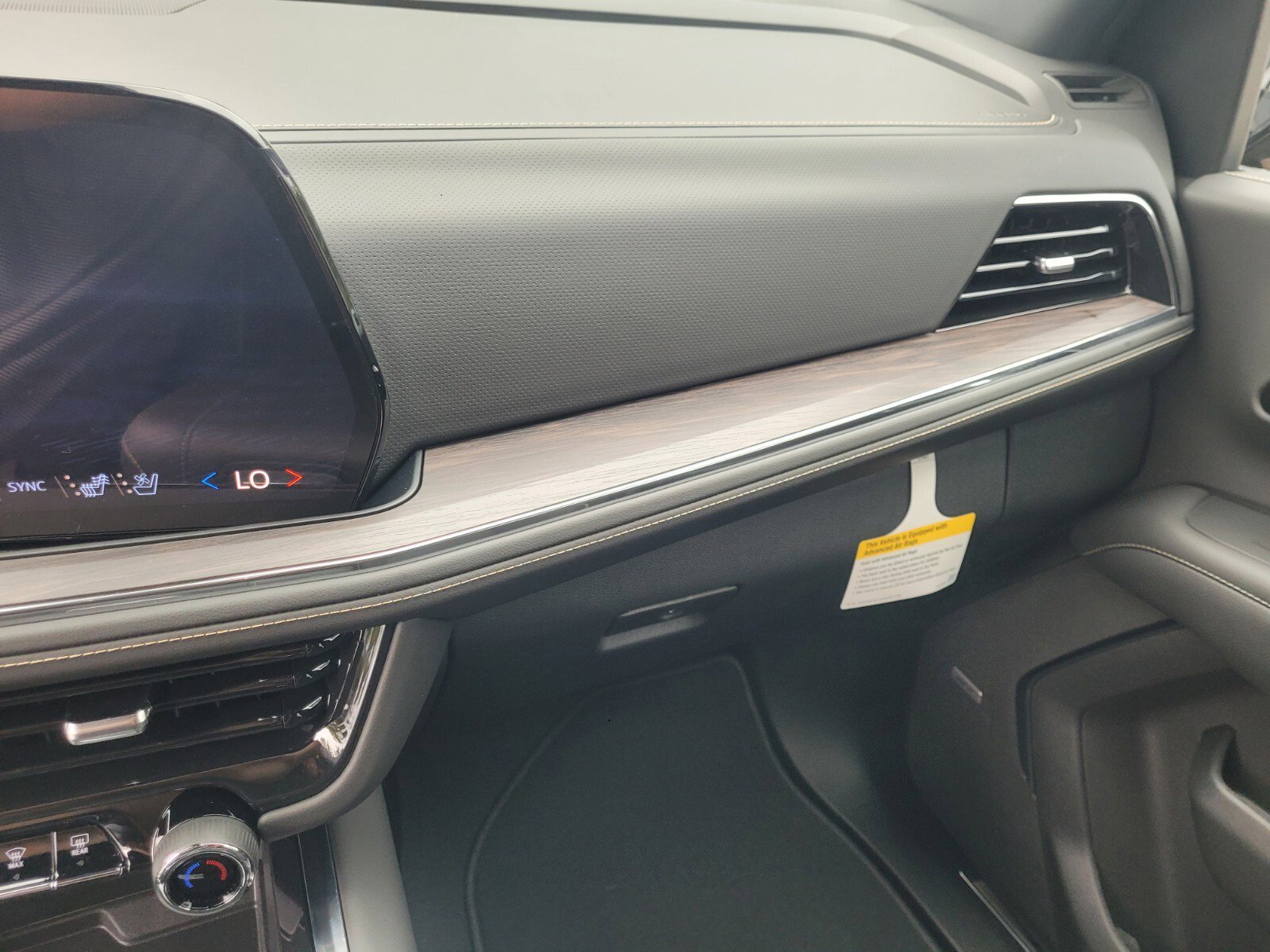 2025 Chevrolet Suburban Premier - Photo 28