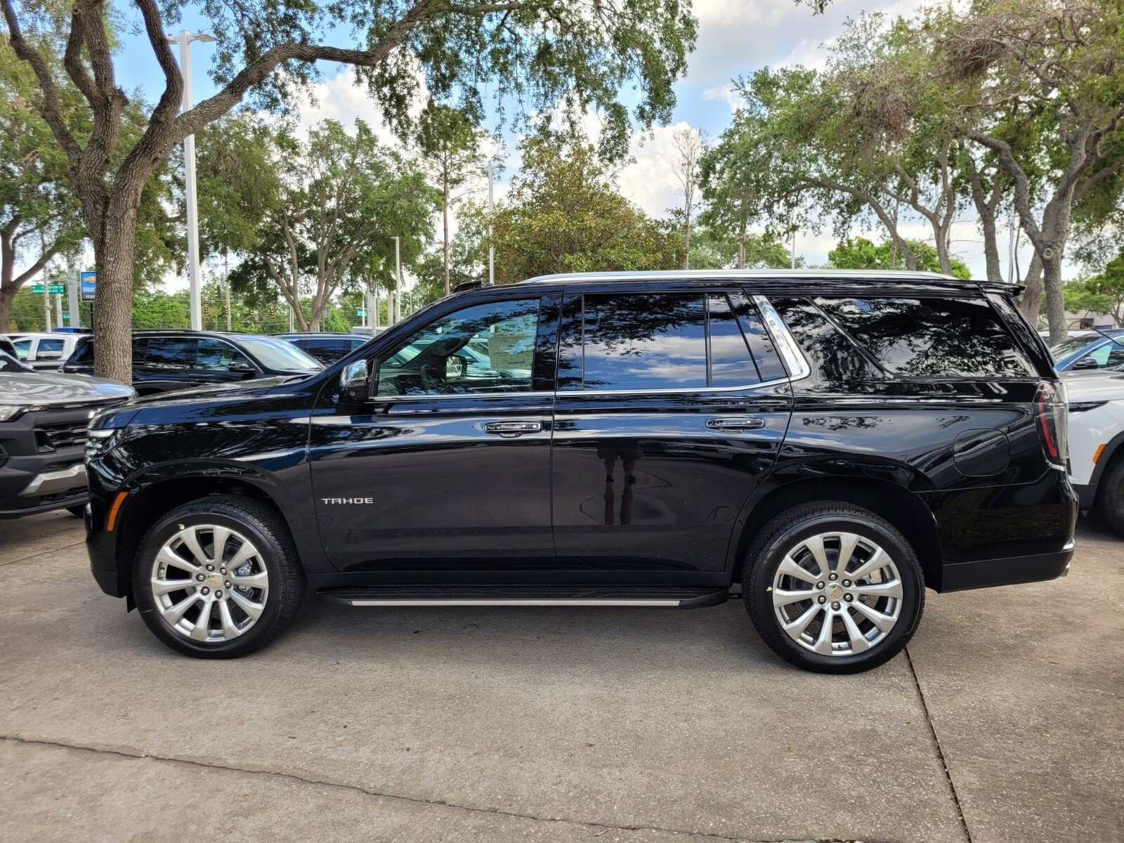 2025 Chevrolet Tahoe Premier - Photo 5