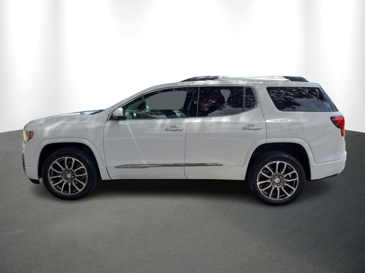 Used 2021 GMC Acadia Denali with VIN 1GKKNPLS5MZ120446 for sale in Tampa, FL