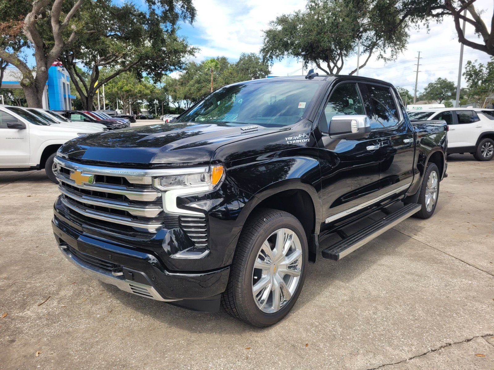 2025 Chevrolet Silverado 1500 High Country - Photo 2